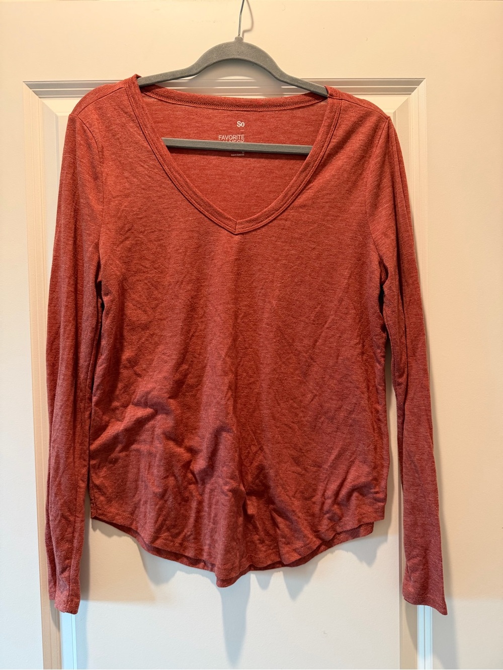 SO Women's Long Sleeve V-Neck Top - Rust